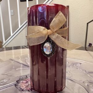 Pier 1 Sugar Plum 3x6 Ribbed Pillar Candle w/ Gold Ribbon & Jewel Charm Holiday